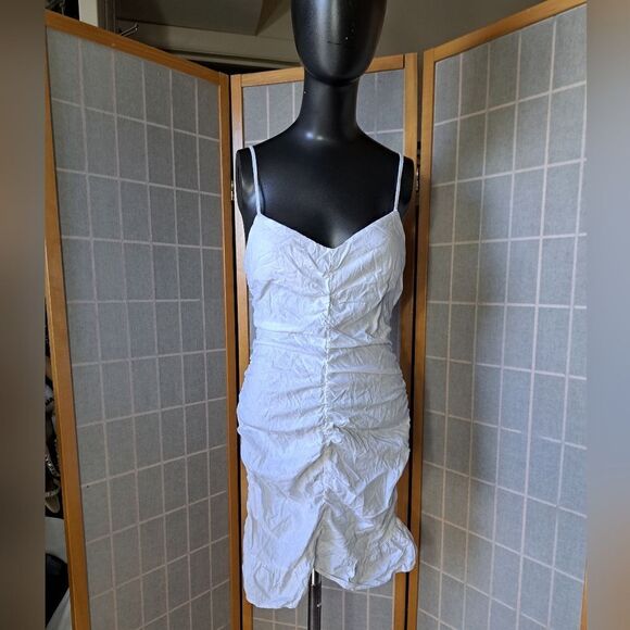 Zara   - Picture 4 of 7